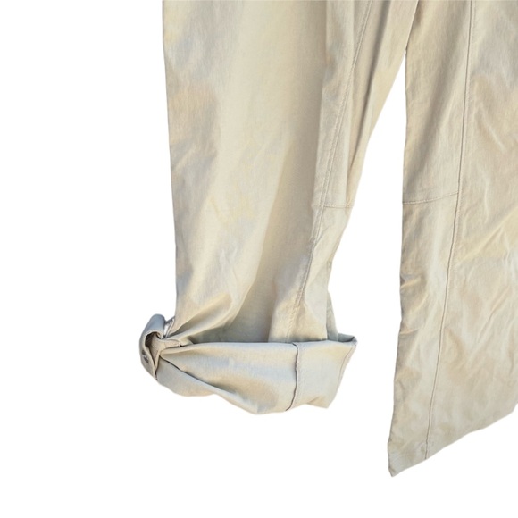 Duluth Trading Company Dry on the Fly Bootcut Cargo Pants Capris size 8 31” - Picture 5 of 8